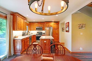 Refrigerador, microondas, horno y lavavajillas 