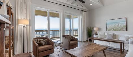 Fernseher, Kamin, DVD-Player