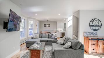 Televisie en een open haard