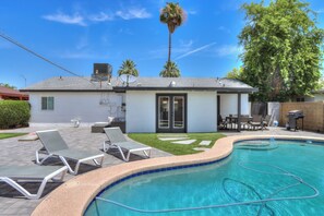 Outdoor pool, a heated pool - Heated Pool / 4-Bedroom Renovated Old Town Home (Scottsdale)