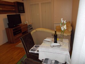 Dining - MaryAnne Apartment Belgrade (Surcin)