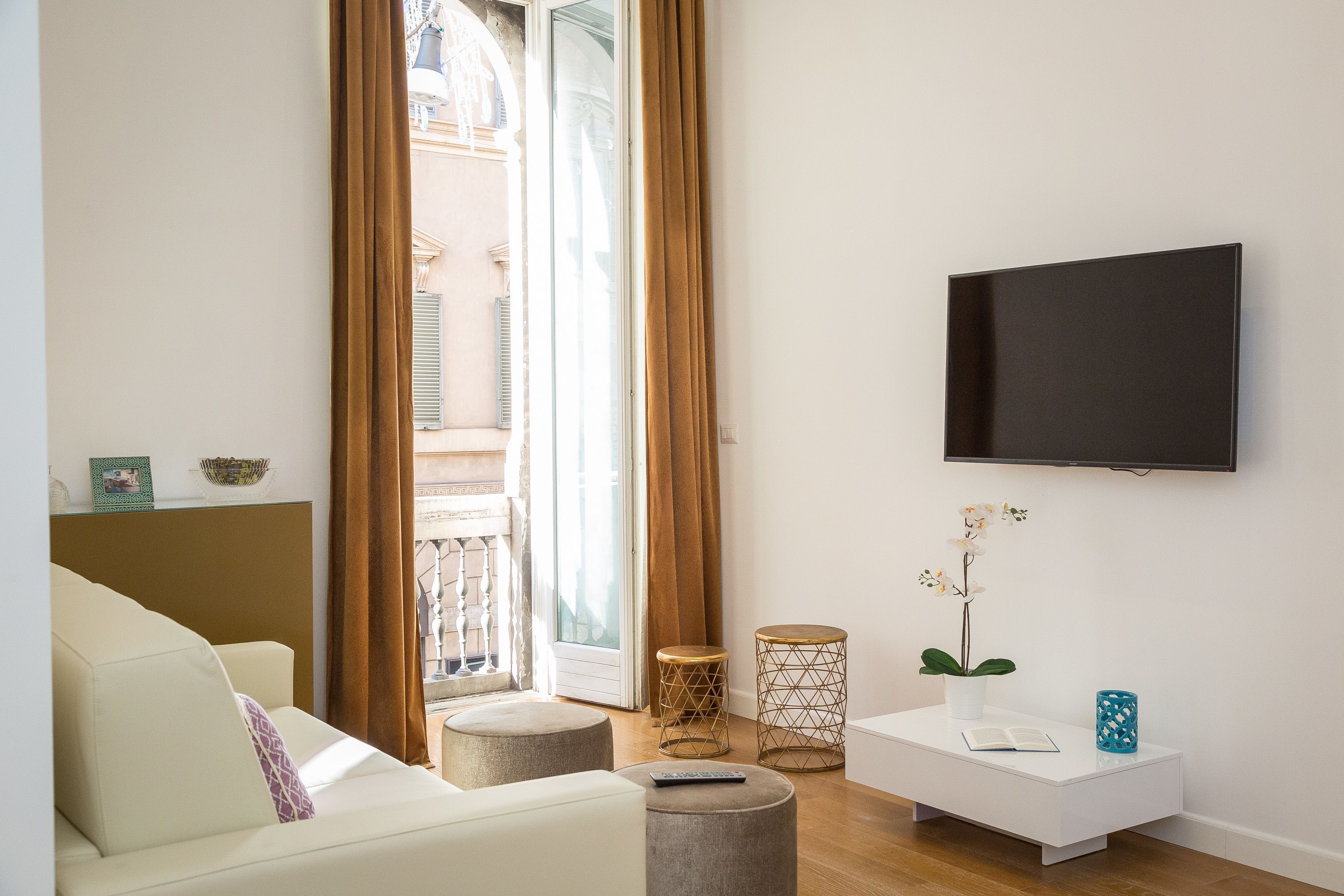 Apartment, 1 Bedroom, Balcony (Int. 4) | Living area | 49-inch Smart TV with digital channels, TV, Netflix