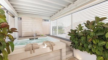 Apartamento elite, 2 quartos, vista para a cidade, na torre (Int. 5) | Banheira de hidromassagem particular