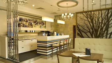 Bar (trong khuôn viên)