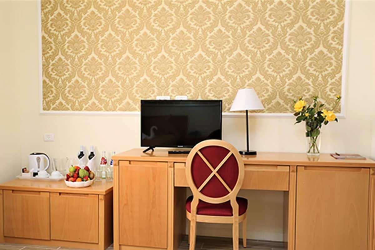 Premium bedding, Select Comfort beds, in-room safe, desk