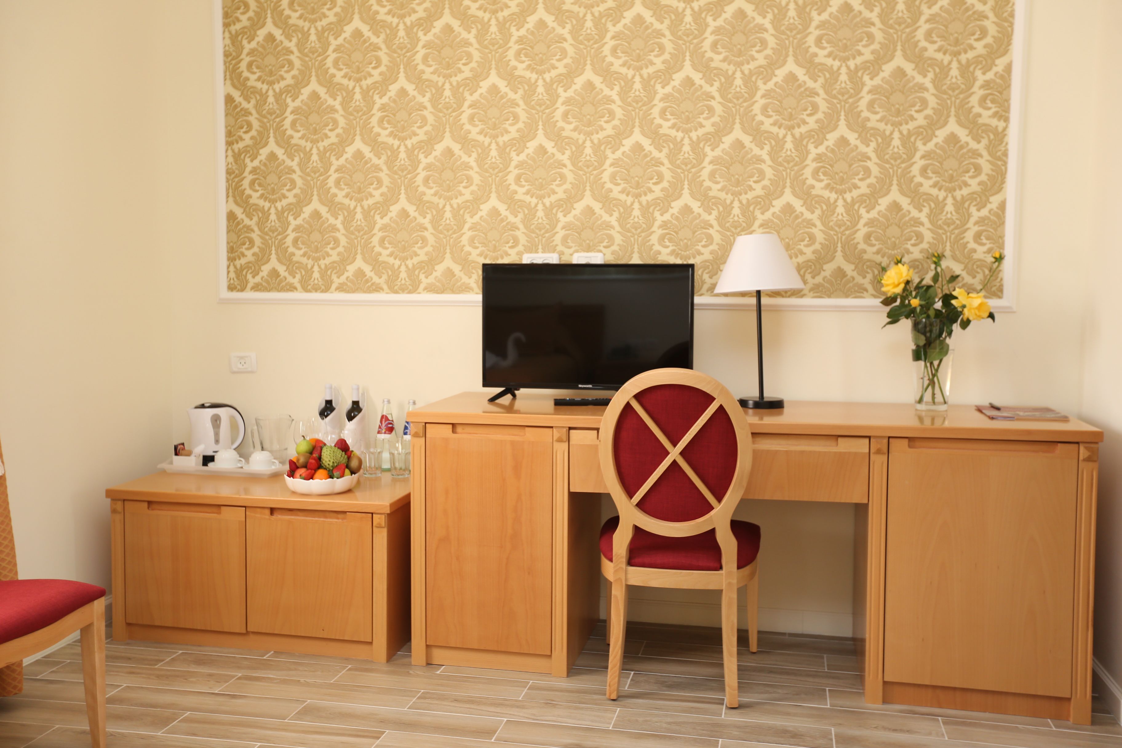 premium bedding, select comfort beds, in-room safe, desk