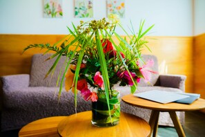 Huoneisto, useita sänkyjä, tupakointi kielletty, näköala puutarhaan (Ariki) | Oleskelualue