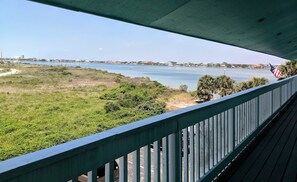 Condo, 2 habitaciones | Balcón