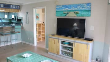 Condo, 1 quarto | Área de estar | TV de tela plana 40 polegadas com canais a cabo, TV