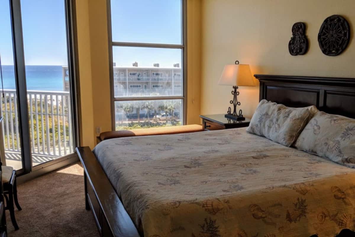Condo | 15 quartos, individualmente decorados, individualmente mobiliados