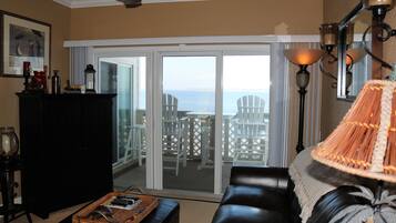 Kondominium, 2 kamar tidur | Area keluarga | TV layar datar