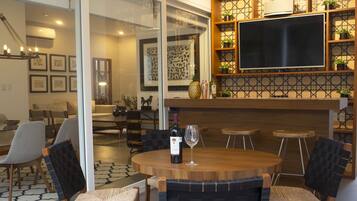 Casa exclusiva | Área de sala de estar | Televisión