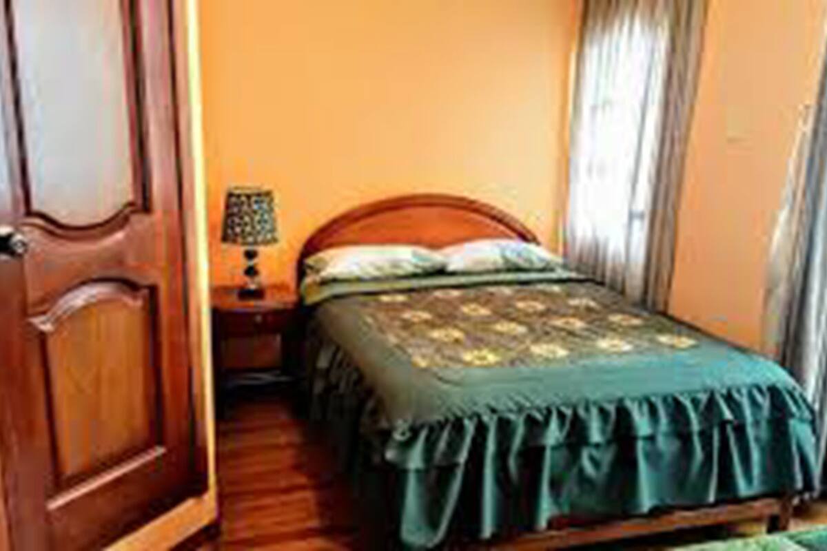 Double Room, 1 Queen Bed, Smoking