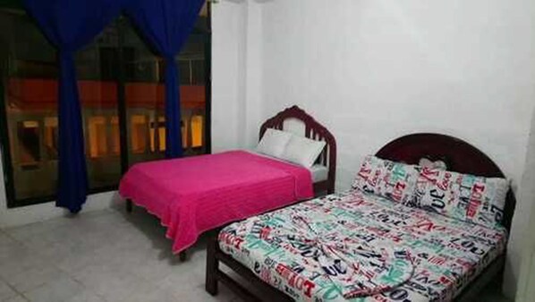 Family Room, 1 Bedroom (3 Beds)