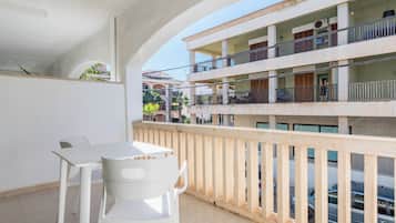 Eenpersoonskamer, terras (Street View) | Terras