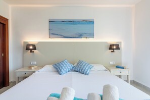 Double or Twin Room, Terrace (Street View) - Hotel Martorell (Ses Salines)