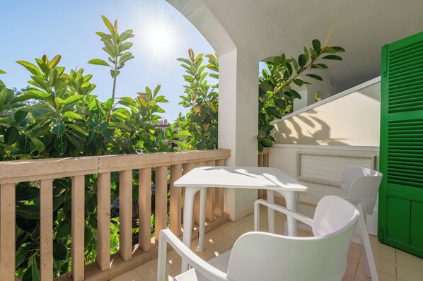 Double or Twin Room, Terrace (Street View) | Terrace/patio