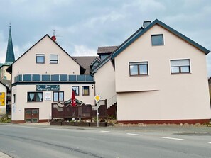 Front of property - Zum Schwarzen Roß Landgasthof (Eichenzell)