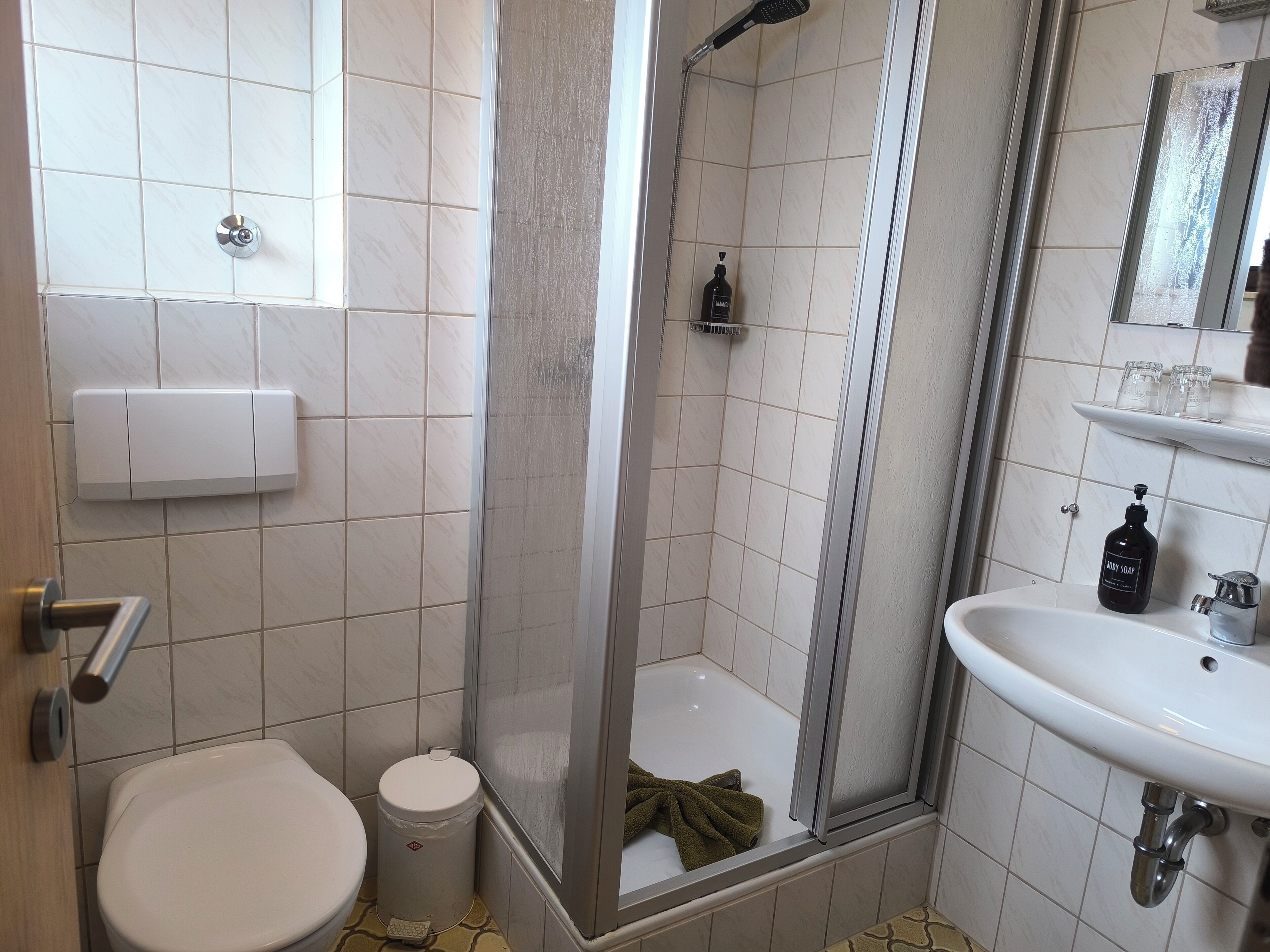 Doppelzimmer | Badezimmer | Dusche
