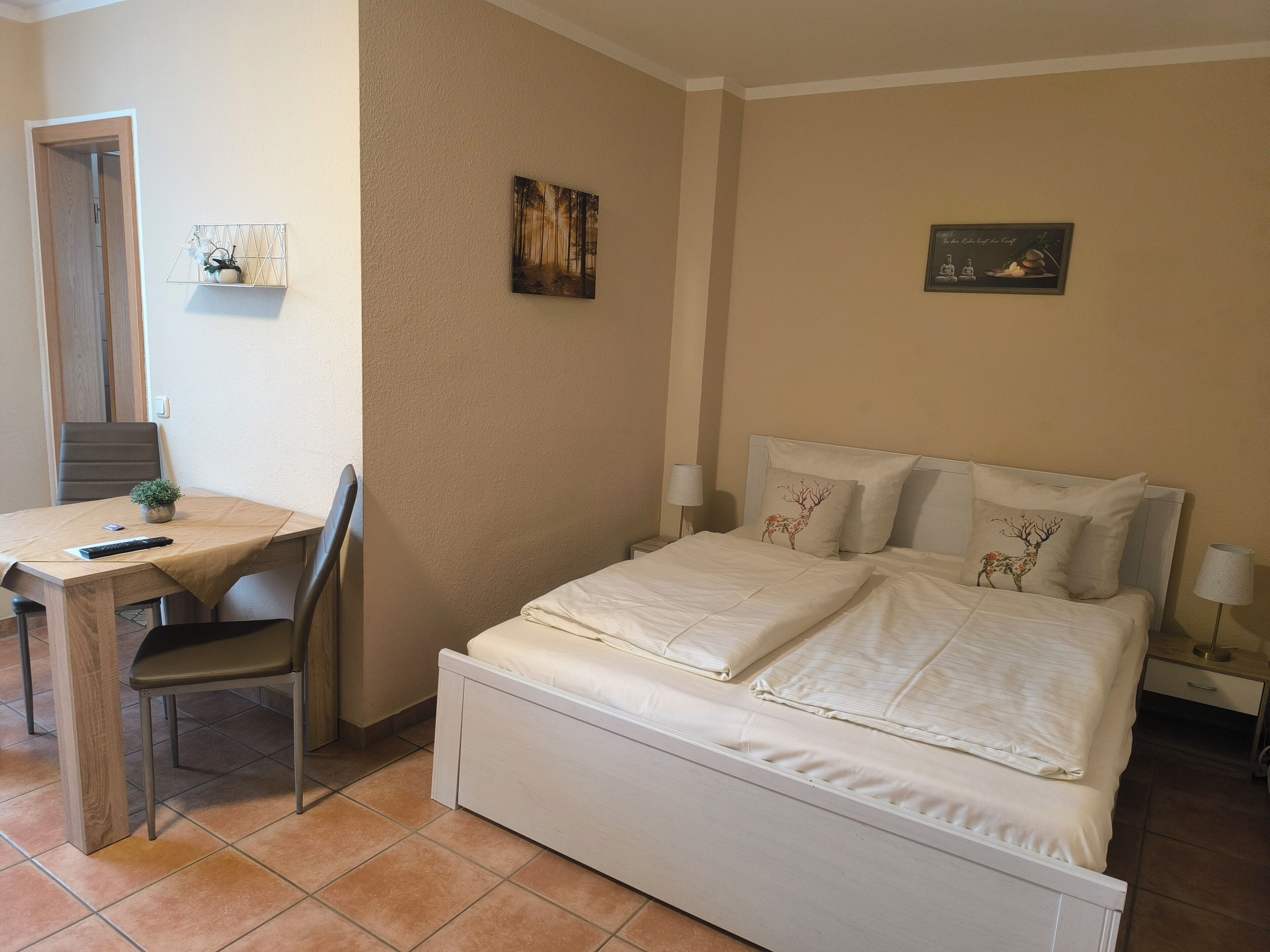 Doppelzimmer | Schallisolierte Zimmer, kostenlose Babybetten, kostenloses WLAN