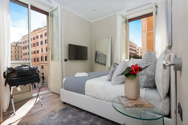 Deluxe tweepersoonskamer, balkon, uitzicht op de stad | Uitzicht vanuit de kamer