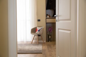 Egyptian cotton sheets, premium bedding, down duvets, memory-foam beds - 126 Gracchi Suites (Rome)