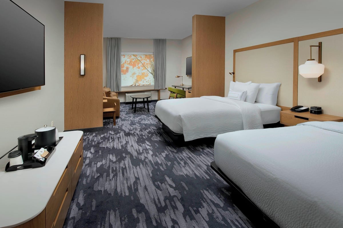 suite, multiple beds (mobility/hearing accessible, tub) | desk, blackout curtains, soundproofing, iron/ironing board