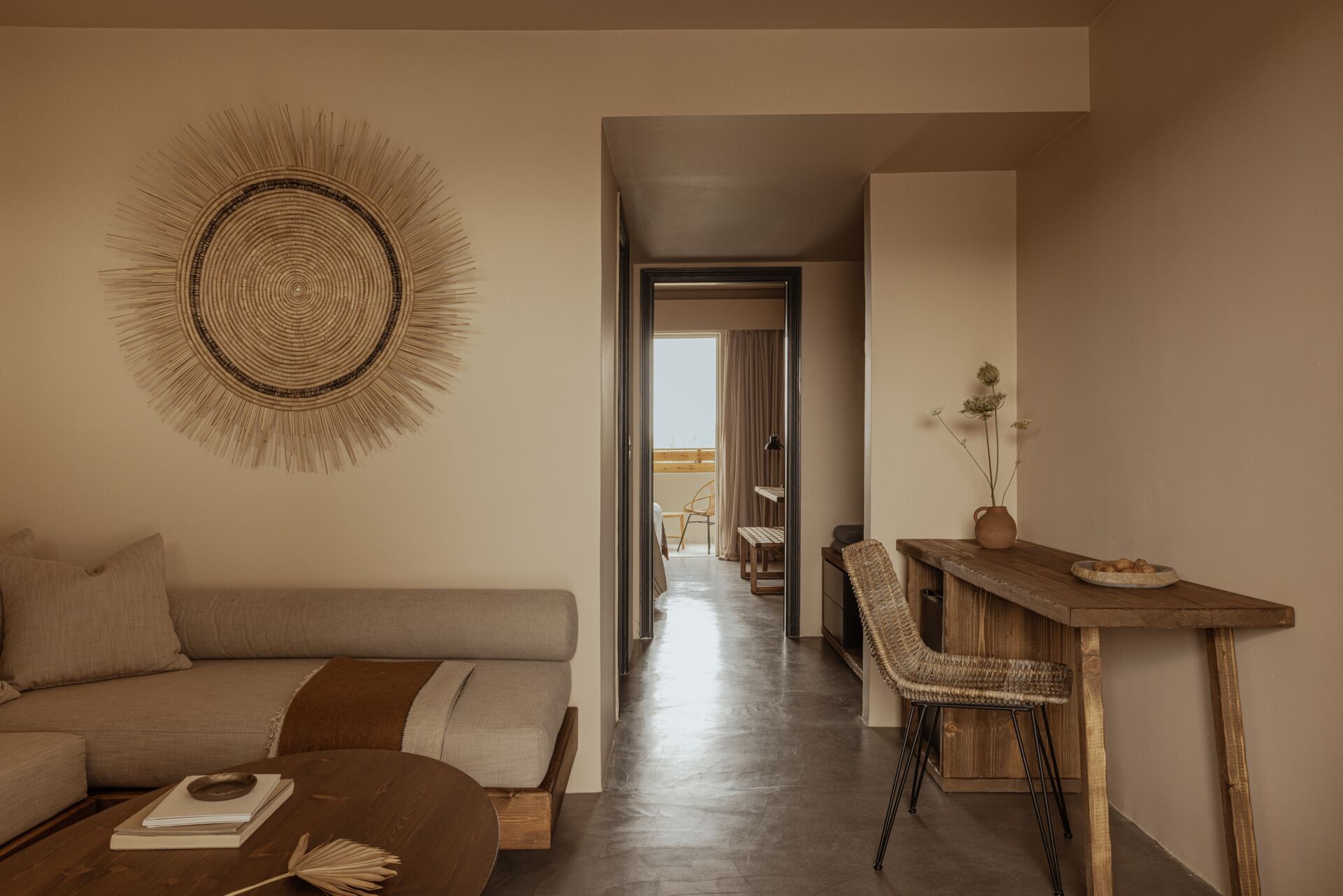 deluxe suite, sea view | living area | flat-screen tv