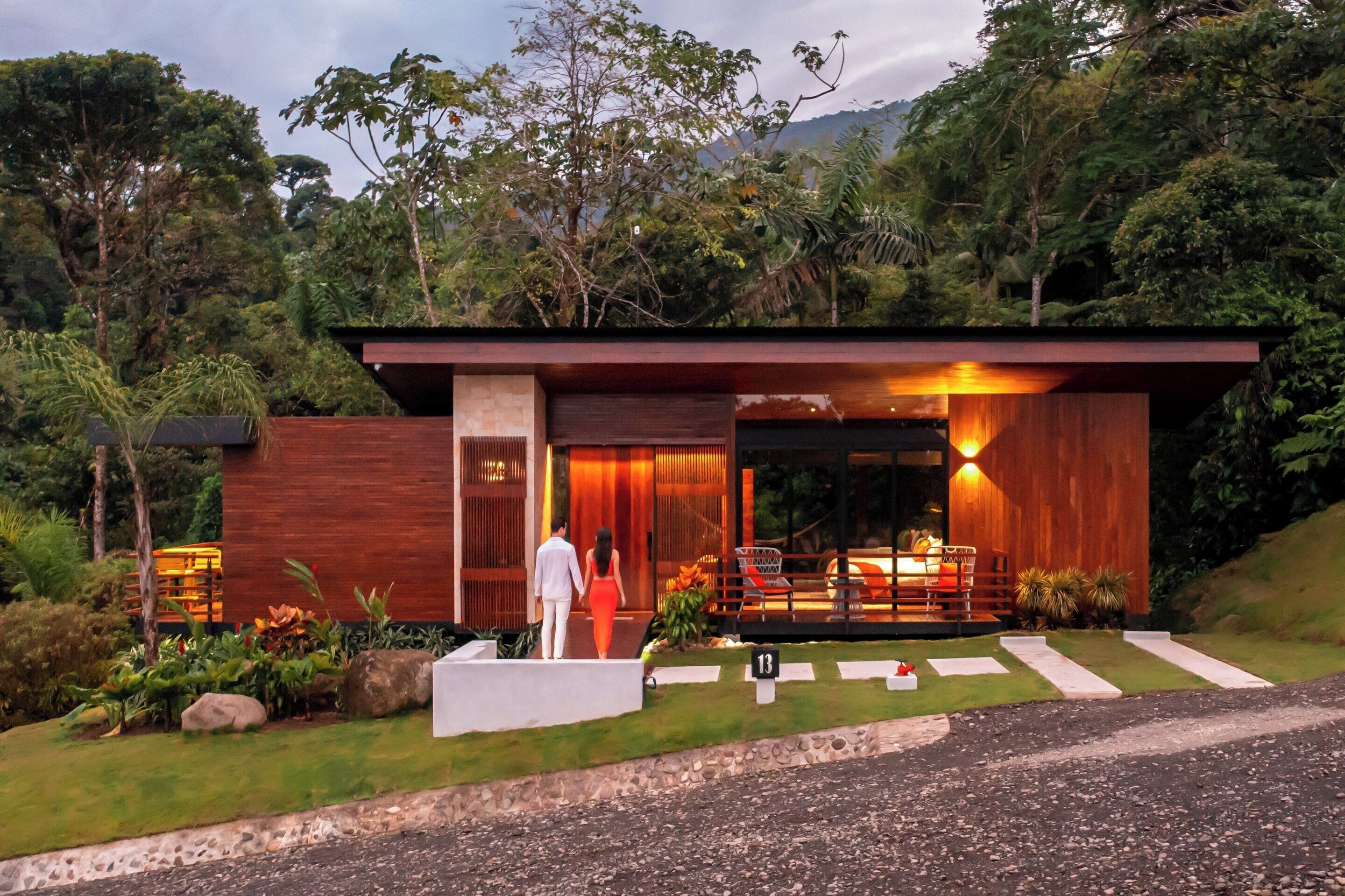 Villa Colibri | Premium bedding, in-room safe, desk, laptop workspace