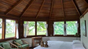 Egyptian cotton sheets, premium bedding, desk, bed sheets