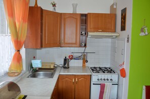 Frigorífic, microones, forn i placa de cuina 