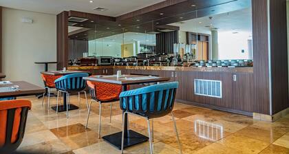 Xima Lima San Isidro