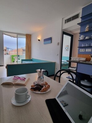 Dining - Xaine SUN Apartamentos (Lloret de Mar)