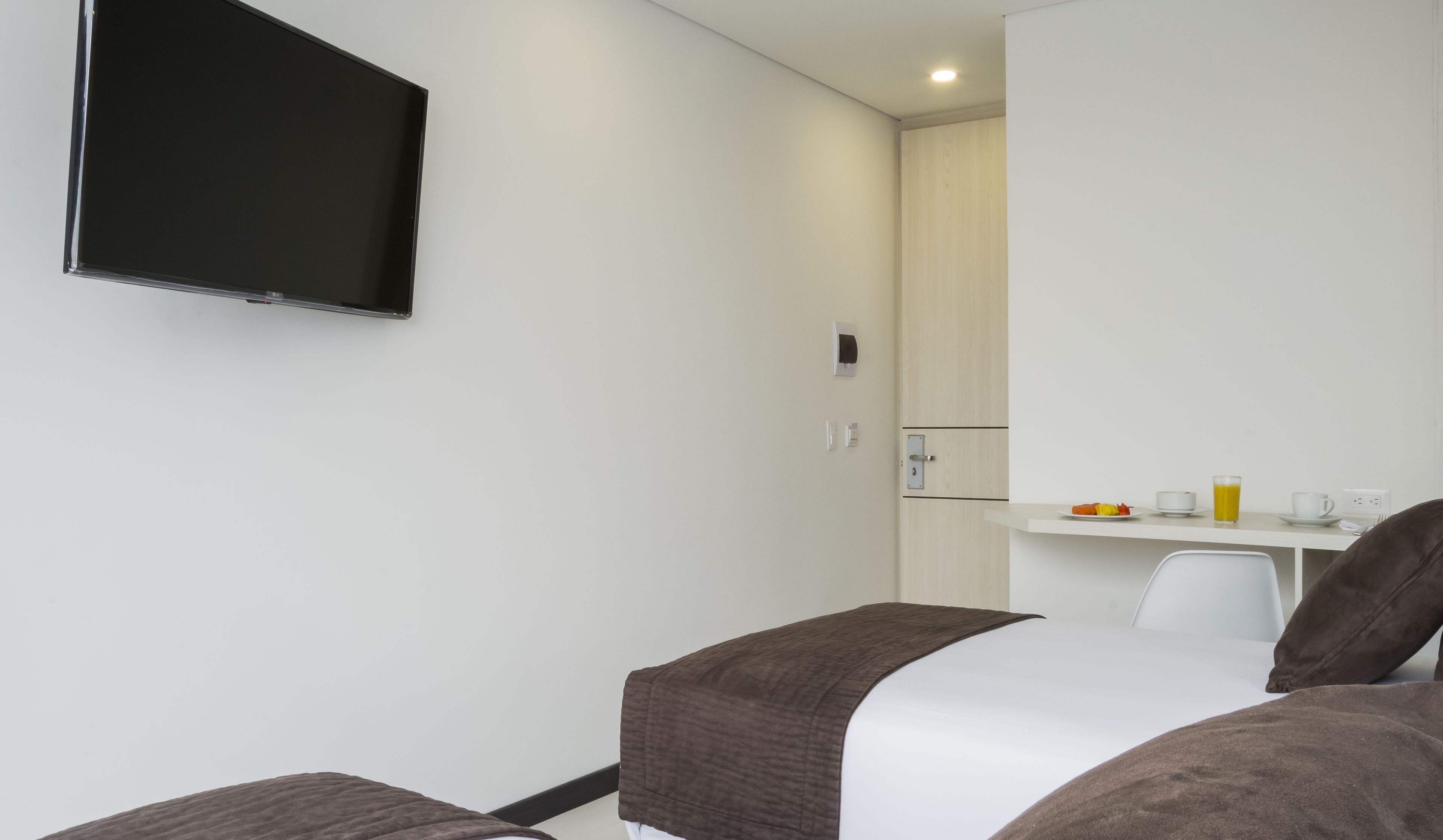 standard twin room | 1 bedroom, in-room safe, desk, soundproofing