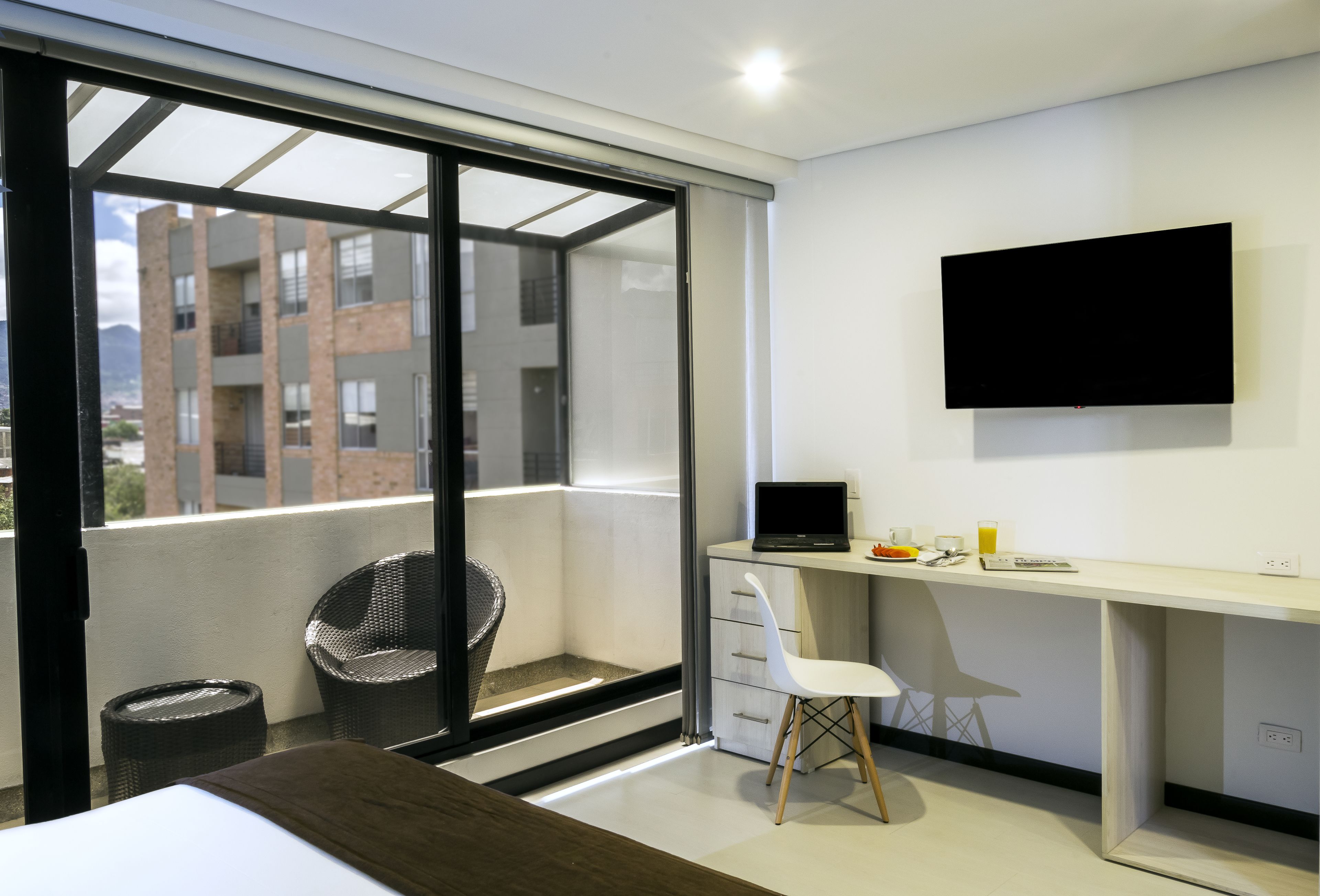 junior room | 1 bedroom, in-room safe, desk, soundproofing