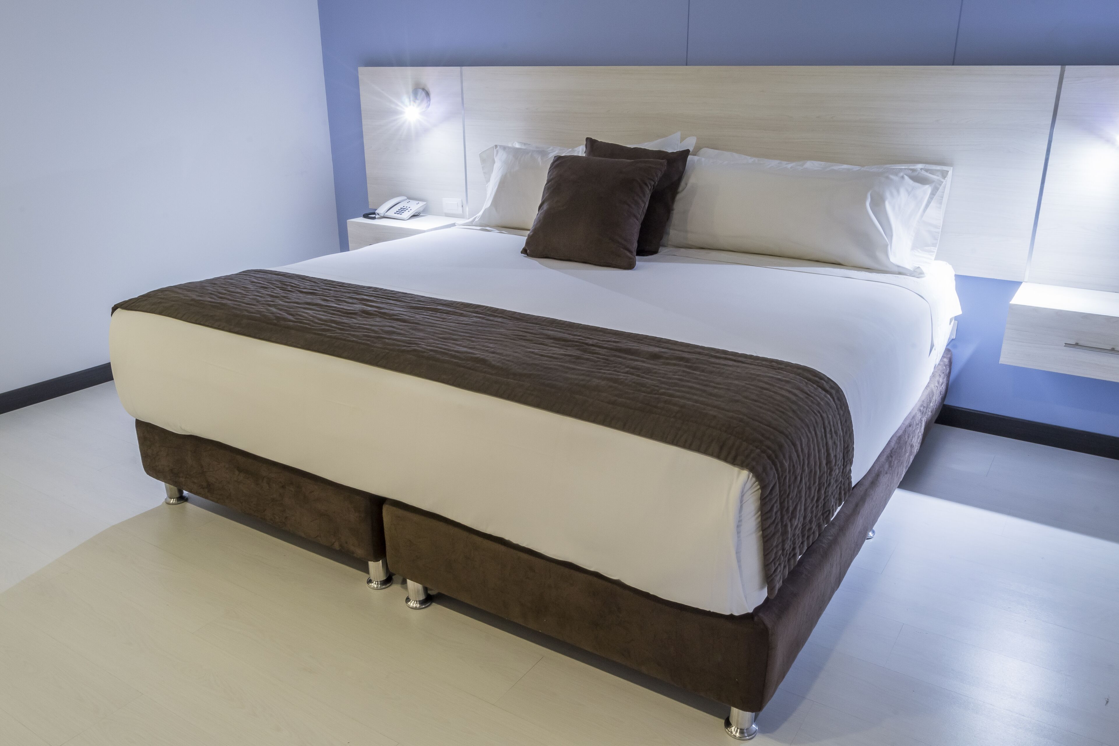 1 bedroom, in-room safe, desk, soundproofing