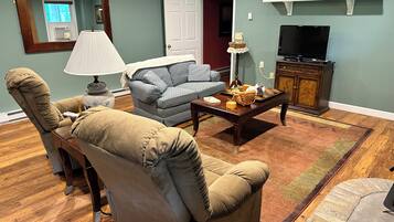 TV, fireplace, DVD player