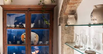 Charming, Romantic Apartment,  50mt from Ponte Vecchio, AC, WIFI, LIFT
