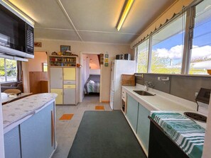 Refrigerador, microondas, horno, placa de cocina
