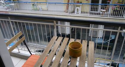 Boheeminen studio keskustan vieressä