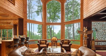 Luxurious 11,600 SQ' Mullett Lake Home & Carriage house,Private on Mullett Lake