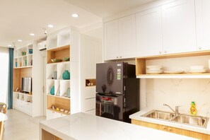 Microwave, coffee/tea maker