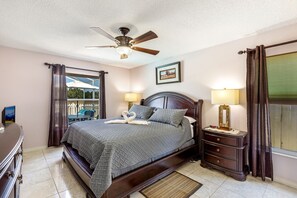 3 bedrooms, in-room safe, iron/ironing board, free WiFi