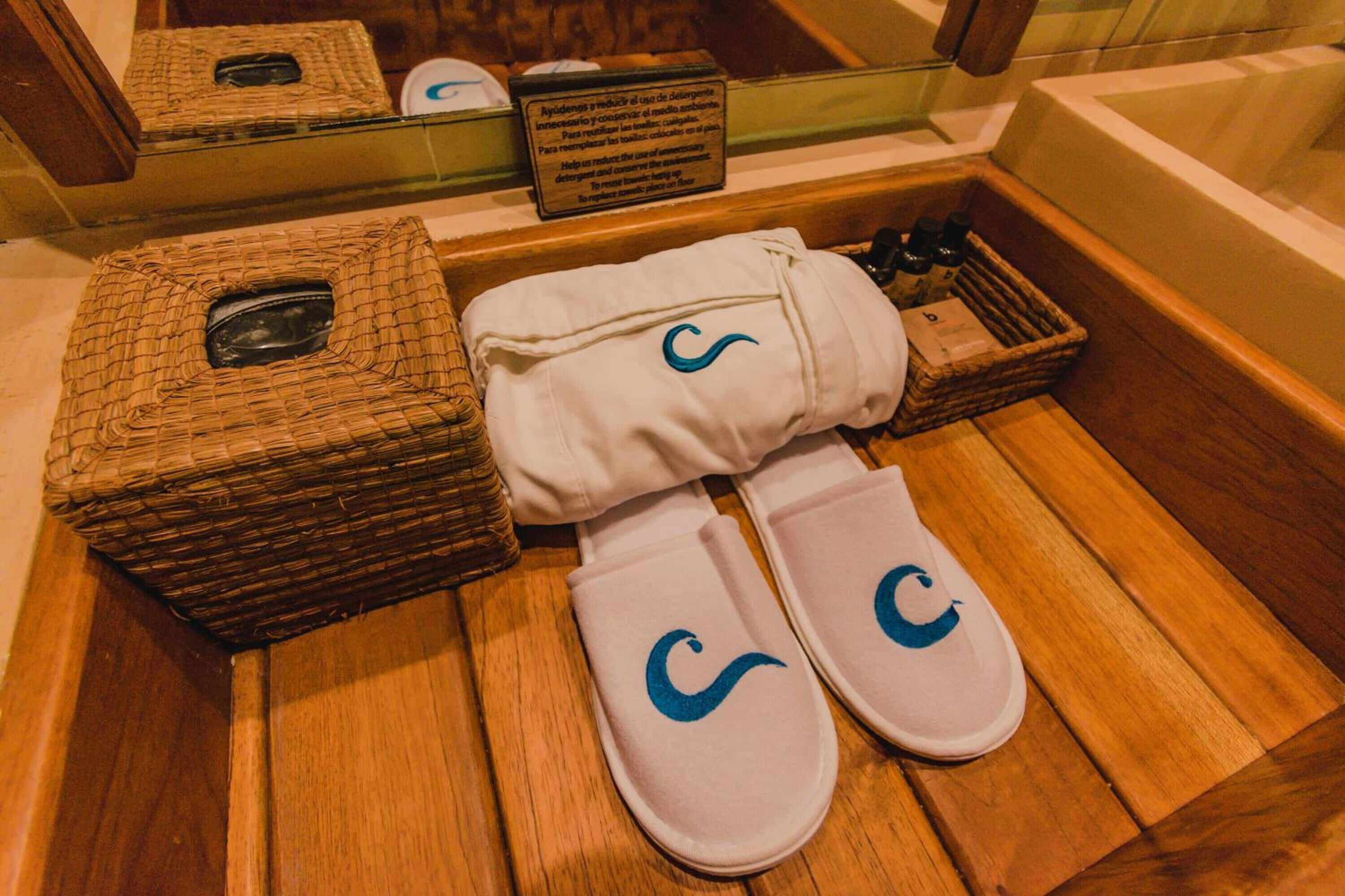 shower, free toiletries, towels