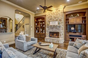 Smart TV, fireplace, Netflix, streaming services - Family Resort with Pool, Spa, Theater, Game Room on Golf Course! (Frisco)