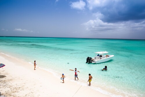 BEACHFRONT 3BR/3 BATH VILLA with ROOF TOP PLUNGE POOL - Sleeps 8