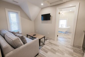 Chambre Standard, 1 très grand lit et 1 canapé-lit, non-fumeurs | Literie de qualité supérieure, surmatelas