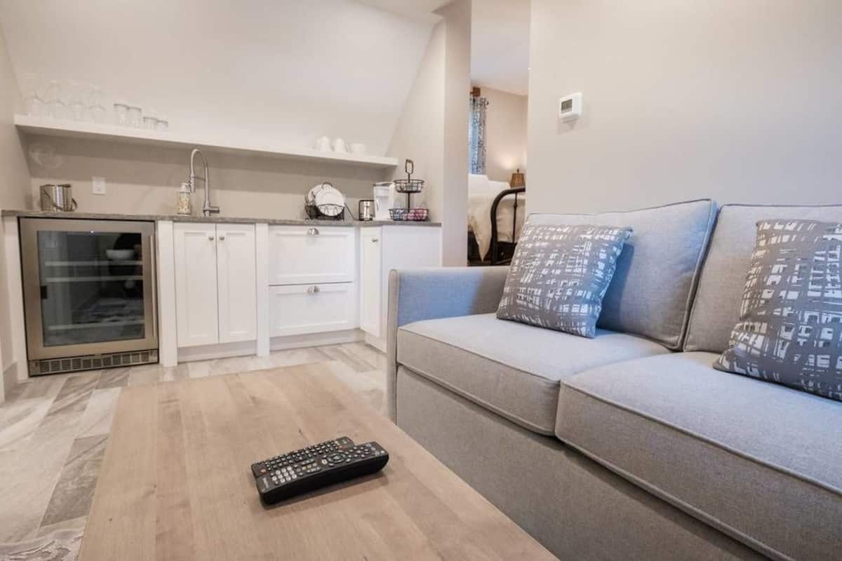 Rom – standard, 1 kingsize-seng med sovesofa, ikke-røyk | Sengetøy av topp kvalitet og senger med overmadrass