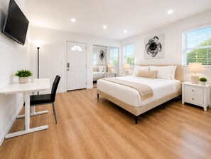 2 bedrooms, desk, iron/ironing board, free WiFi