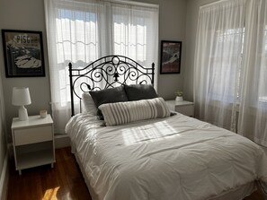 3 habitaciones, tabla de planchar con plancha, cuna de viaje y wifi 
